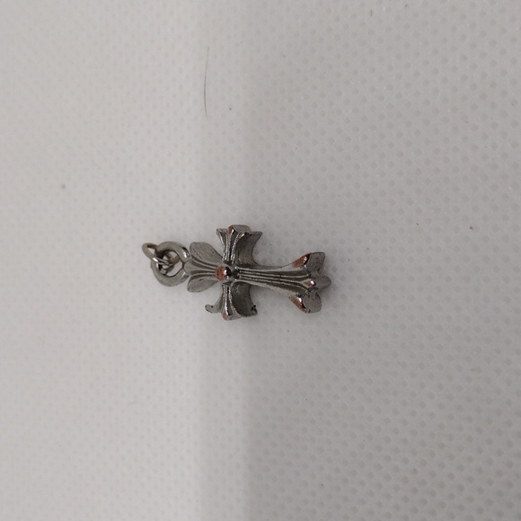 Amazon Jewelry - Small Amazon Silver Cross Pendant Necklace